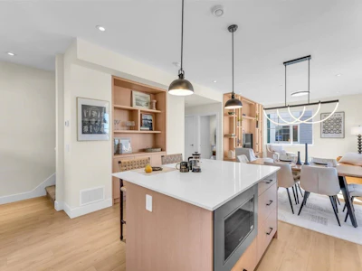 4-10392 240a Street - 3