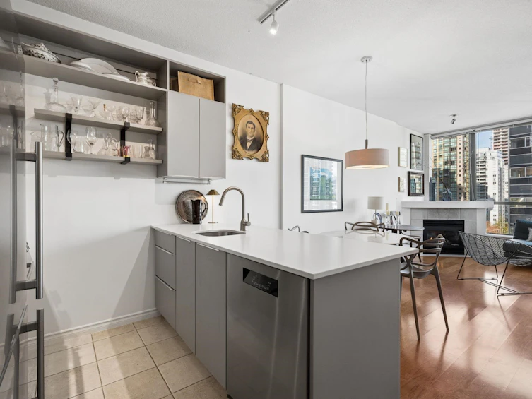 705-1239 W Georgia Street, Vancouver, BC, V6B 4R8 - 11