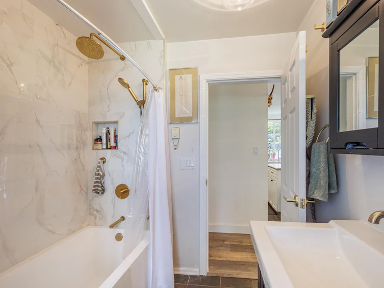 1010 Joe Road, Roberts Creek, BC, V0N 2W5 - 7