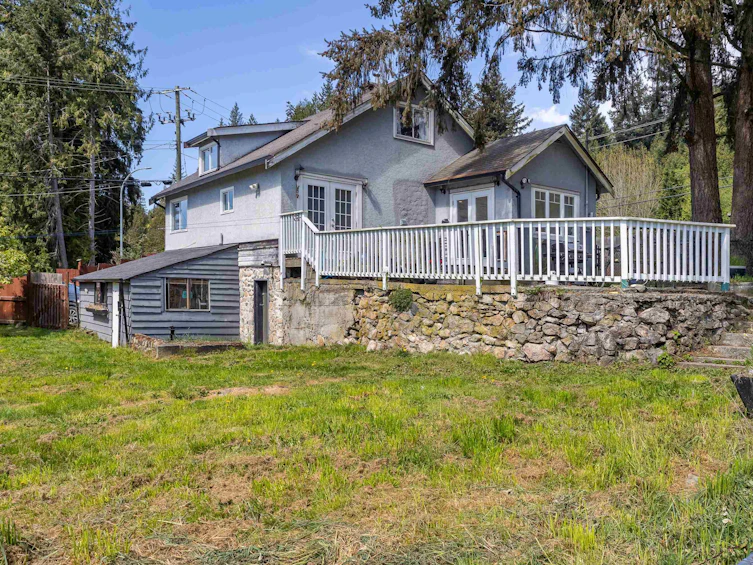 1010 Joe Road, Roberts Creek, BC, V0N 2W5