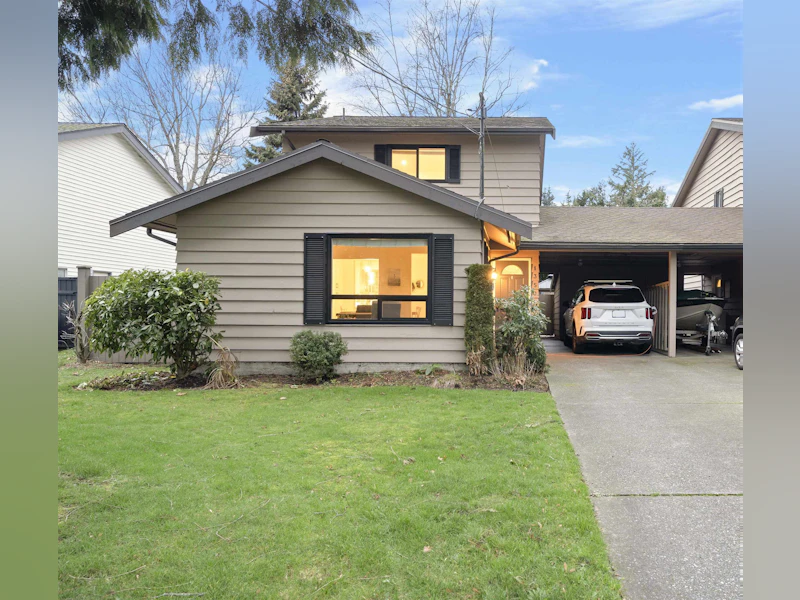 13507 15th Avenue, Surrey BC V4A 5H4