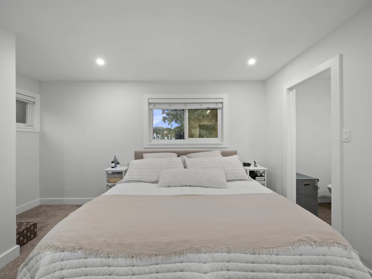 13507 15 Avenue, Surrey, BC, V4A 5H4 - 13