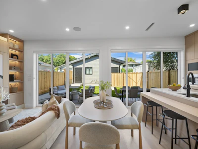 2-5033 Prince Albert Street - 4