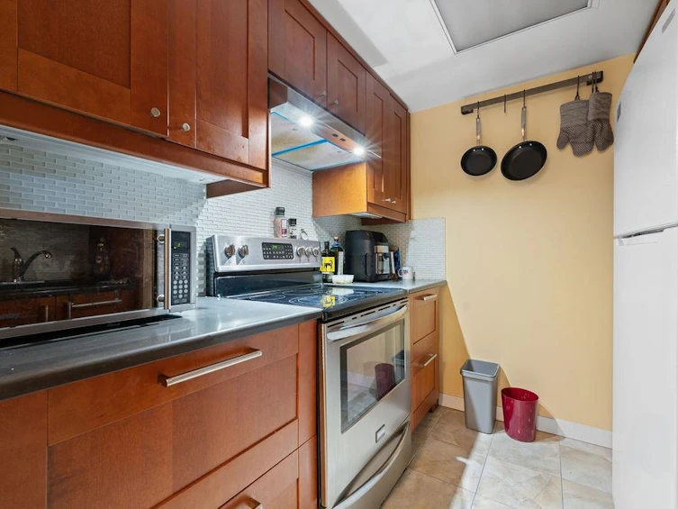 404-238 Alvin Narod Mews, Vancouver, BC, V6B 5Z3 - 12