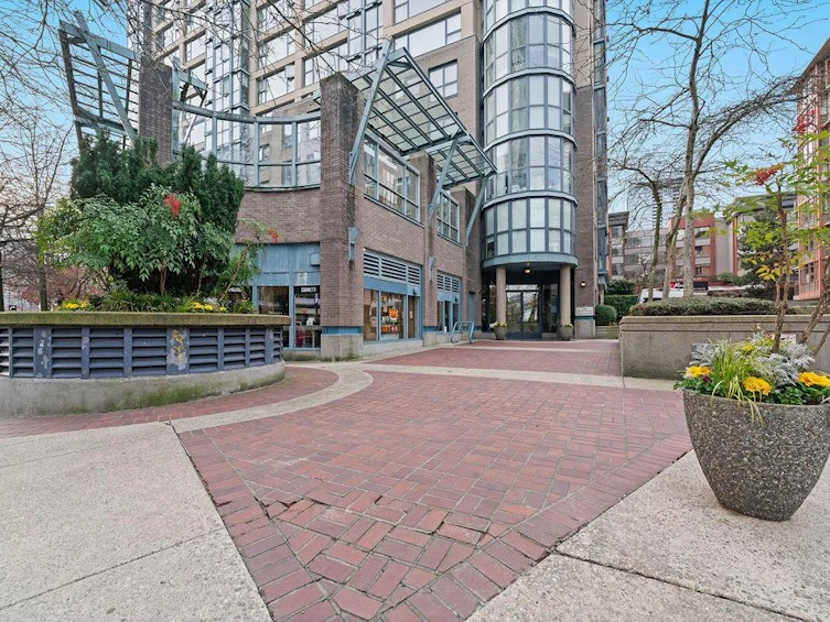 404-238 Alvin Narod Mews, Vancouver, BC, V6B 5Z3 - 32