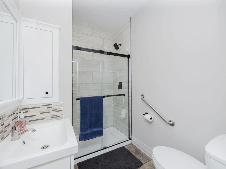 462 Central Avenue, Gibsons, BC, V0N 1V1 - 15