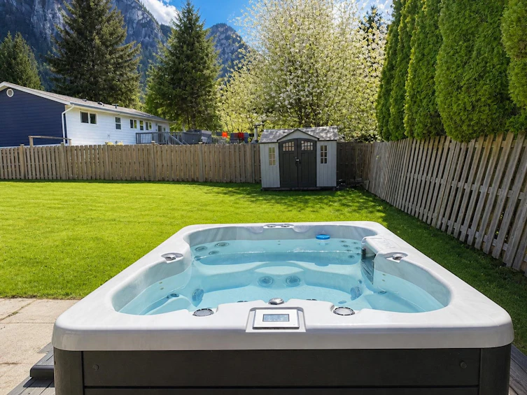1820 Cedar Drive, Squamish, BC, V8B 0X6 - 15