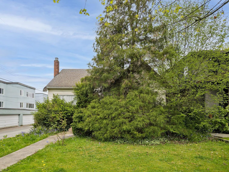 481 W 21st Avenue, Vancouver, BC, V5Y 2E6 - 2