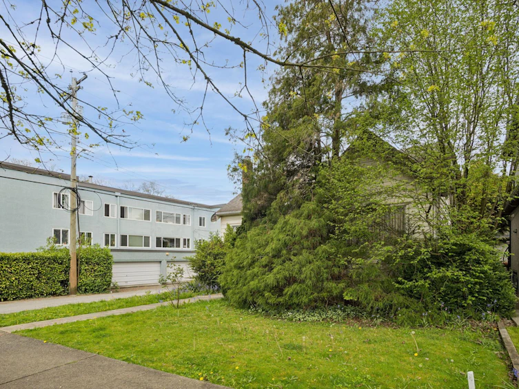 481 W 21st Avenue, Vancouver, BC, V5Y 2E6 - 3