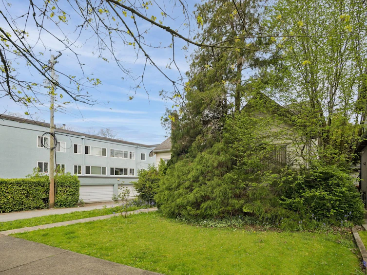481 W 21st Avenue, Vancouver, BC, V5Y 2E6 - 11