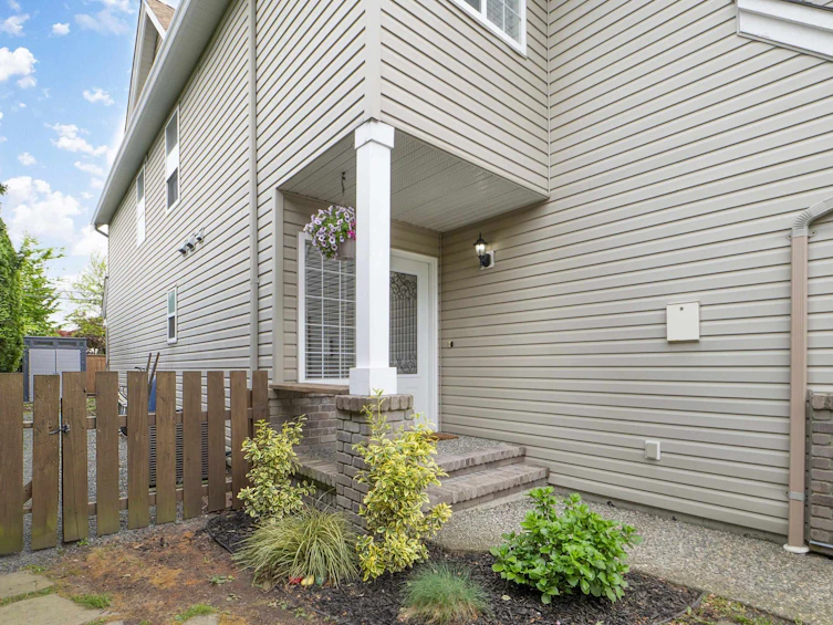 4-46277 Cessna Drive, Chilliwack, BC, V2P 1A7 - 2