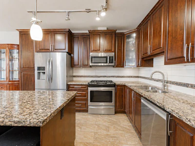 405-8067 207 Street - 4