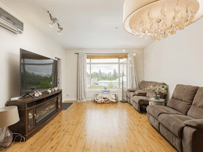 405-8067 207 Street - 3