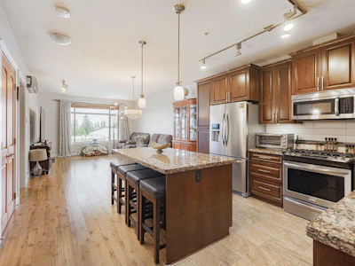 405-8067 207 Street - 5