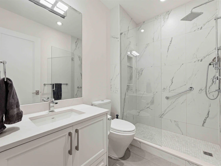 PH 1-6688 Royal Avenue, West Vancouver, BC, V7W 2B9 - 17