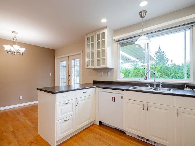 605 Waterloo Drive, Port Moody, BC, V3H 3K9 - 9
