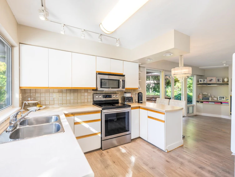 4110 Burkeridge Place, West Vancouver, BC, V7V 3M9 - 4