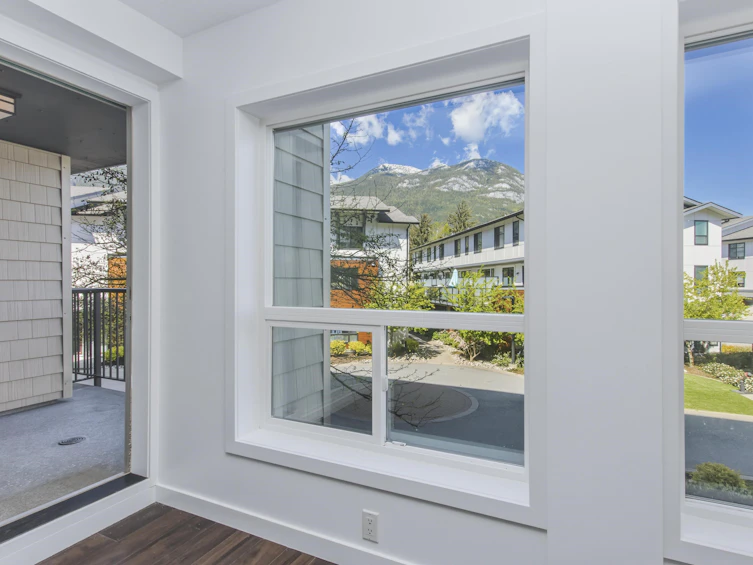 203-1212 Main Street, Squamish, BC, V8B 0A6 - 14