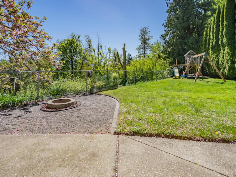 2523 Country Court, Abbotsford, BC, V3G 1M1 - 25