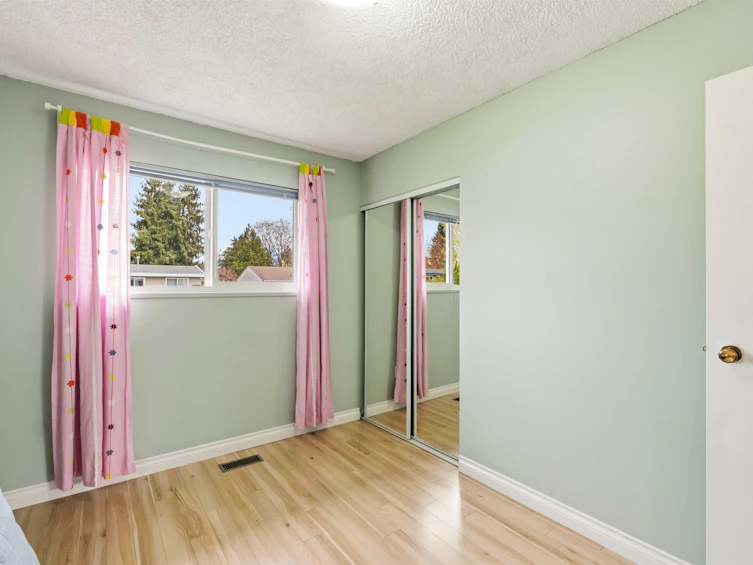 22970 Storey Avenue, Maple Ridge, BC, V2X 3W1 - 16