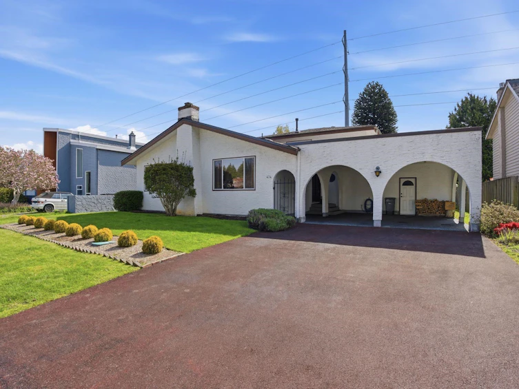 474 Shannon Way, Delta, BC, V4M 2W5