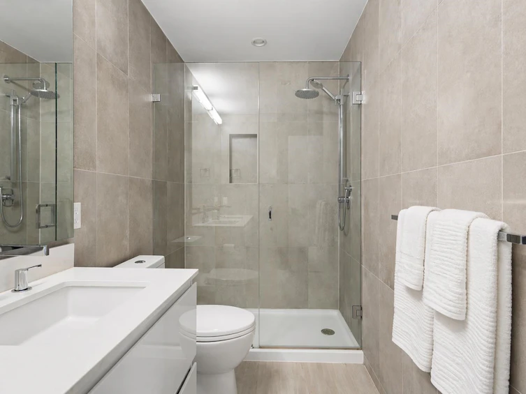 107-715 W 15th Street, North Vancouver, BC, V7M 1T2 - 14