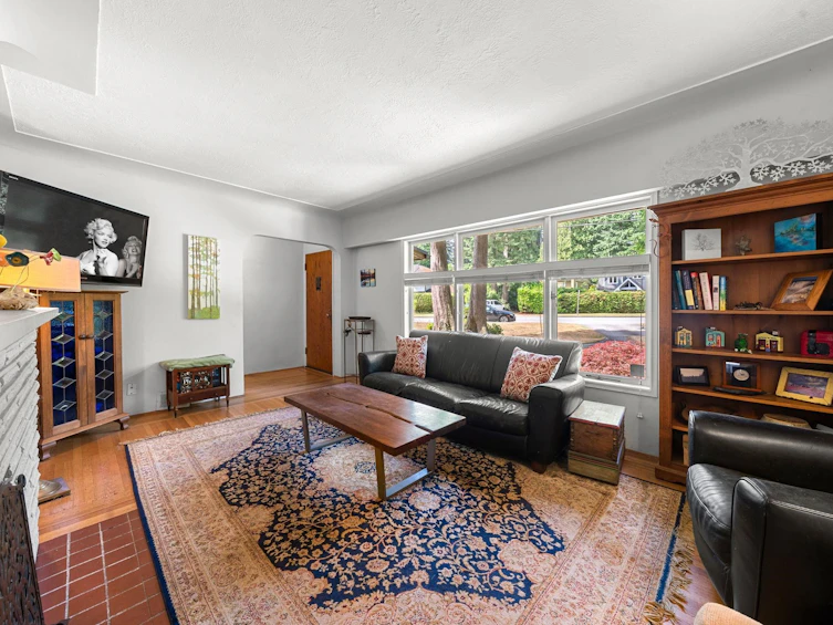 2010 Mackay Avenue, North Vancouver, BC, V7P 2M7 - 2