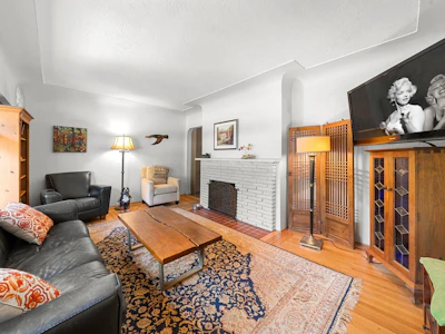 2010 Mackay Avenue - 3