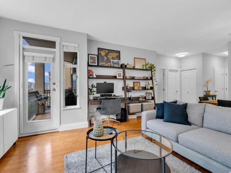 303-2525 Quebec Street, Vancouver, BC, V5T 4R5 - 6