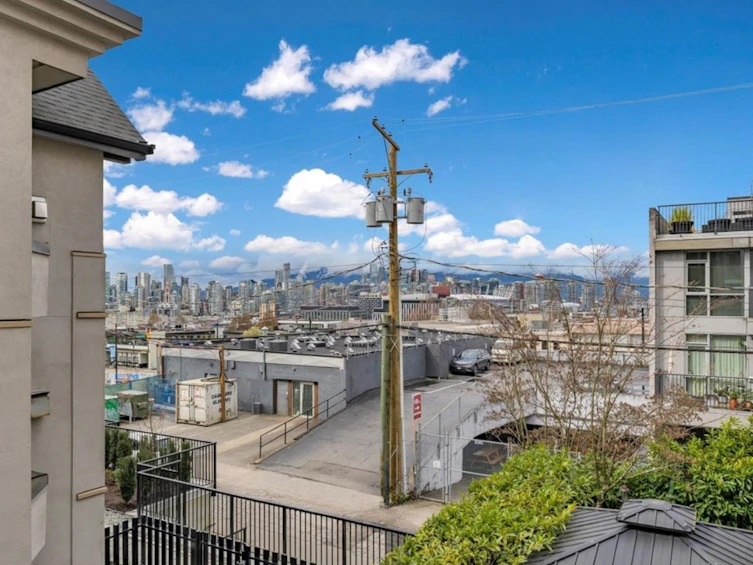 303-2525 Quebec Street, Vancouver, BC, V5T 4R5 - 23