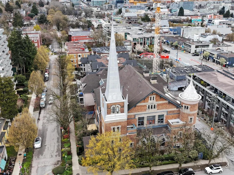 303-2525 Quebec Street, Vancouver, BC, V5T 4R5 - 24