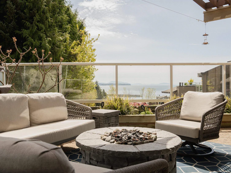 102-15025 Victoria Avenue, Surrey, BC, V4B 1G2