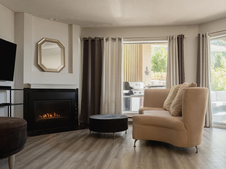 102-15025 Victoria Avenue, Surrey, BC, V4B 1G2 - 10