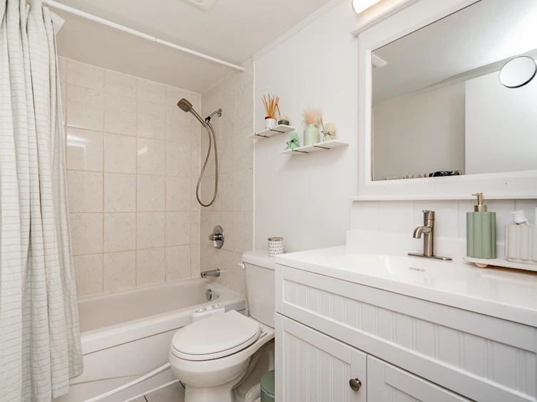 309-240 Mahon Avenue, North Vancouver, BC, V7M 3H4 - 8