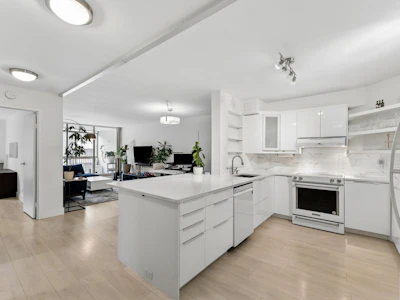 905-2024 Fullerton Avenue - 3