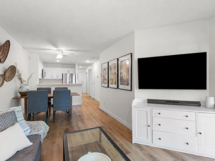 113-147 E 1st Street, North Vancouver, BC, V7L 1B2 - 9