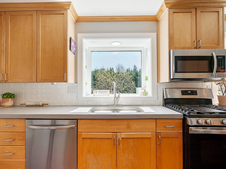 14205 Melrose Drive, Surrey, BC, V3R 5R3 - 11