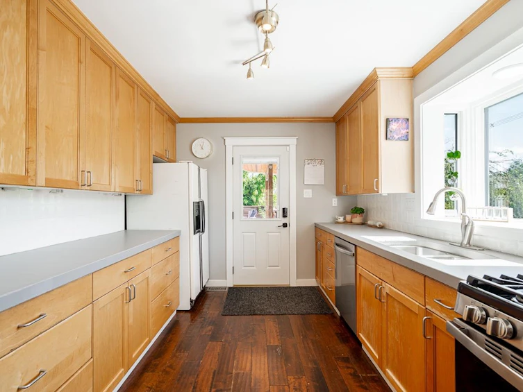 14205 Melrose Drive, Surrey, BC, V3R 5R3 - 9
