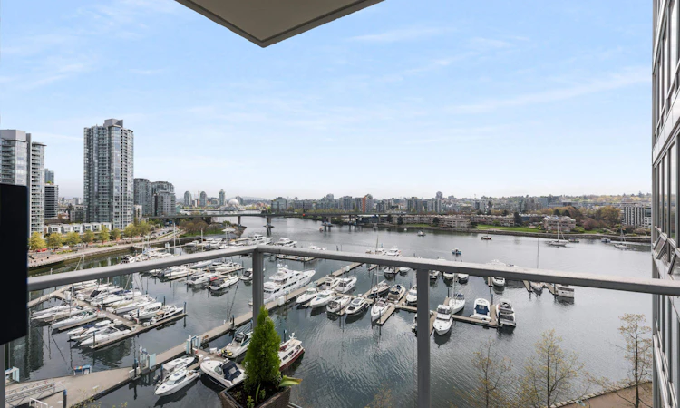 1201-1228 Marinaside Crescent