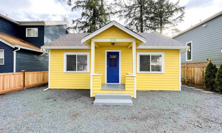 298 Hemlock Street
