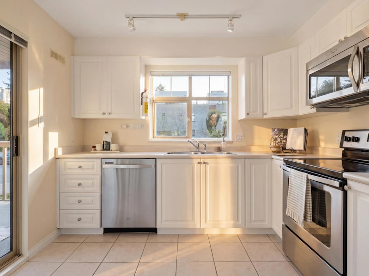 405-2059 Chesterfield Avenue, North Vancouver, BC, V7M 2P4 - 18