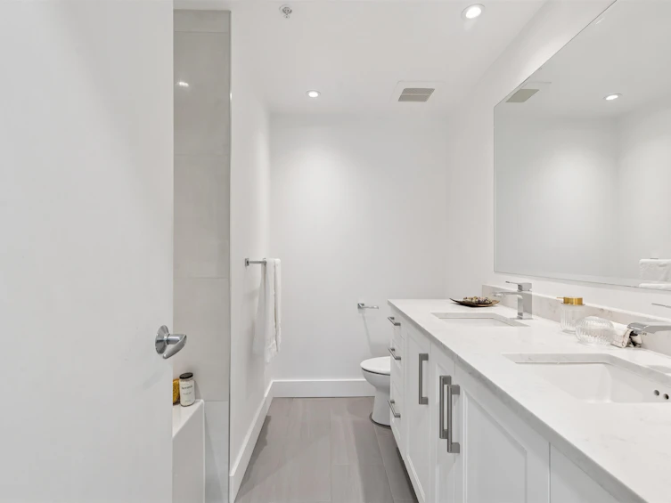 2288 Redbud Lane, Vancouver, BC, V6K 4S6 - 23