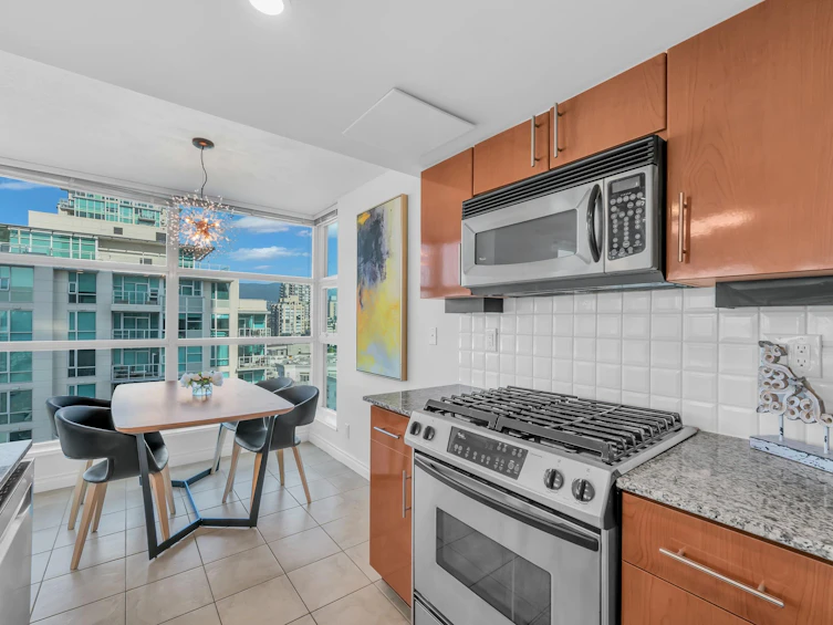 1206-188 E Esplanade, North Vancouver, BC, V7L 4Y1 - 12