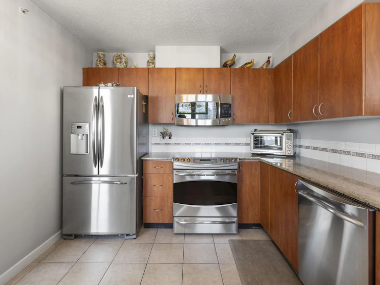 1901-850 Royal Avenue, New Westminster, BC, V3M 1A6 - 14