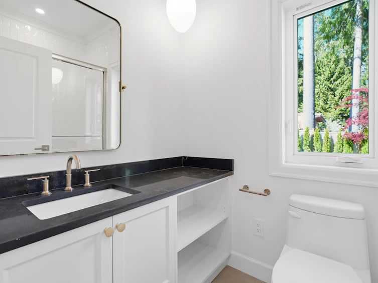 690 E Windsor Road, North Vancouver, BC, V7N 1K7 - 21