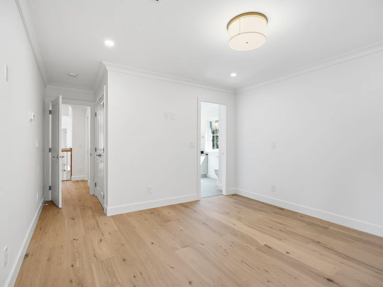 690 E Windsor Road, North Vancouver, BC, V7N 1K7 - 27