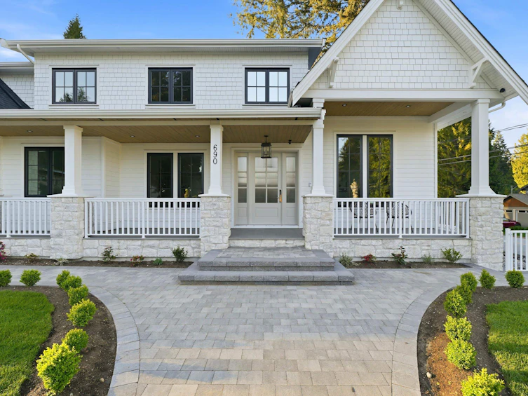 690 E Windsor Road, North Vancouver, BC, V7N 1K7 - 2