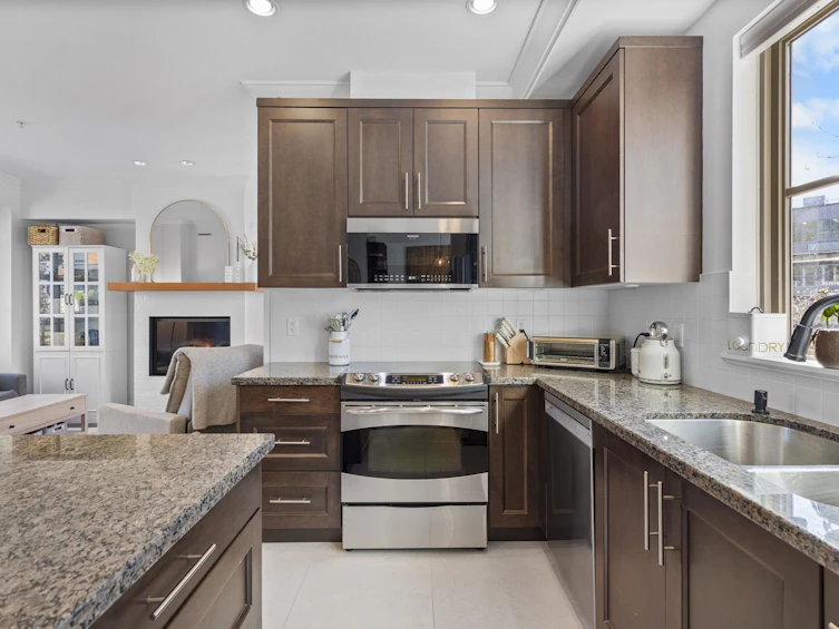 8-3025 Baird Road, North Vancouver, BC, V7K 2G5 - 12