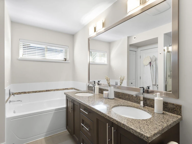 8-3025 Baird Road, North Vancouver, BC, V7K 2G5 - 27