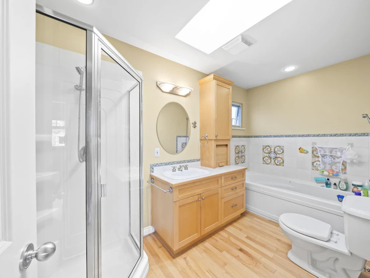 2925 W 21st Avenue, Vancouver, BC, V6L 1K7 - 24